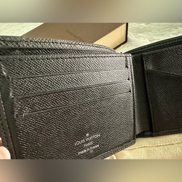 Authentic Louis Vuitton Taiga Leather Black Mens Wallet - Picture 14 of 15